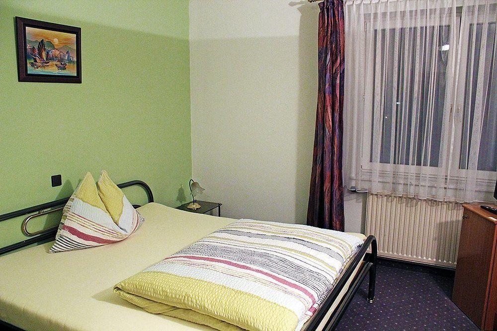 Pension Erlaa Vienna Luaran gambar